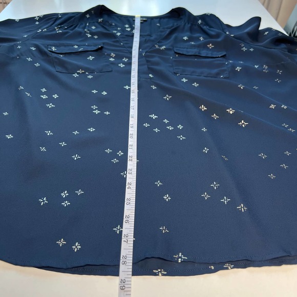 Torrid Women's Blouse Navy Blue - Silver Star Print Sheer Top Size 1 (1X/14-16) - Picture 7 of 10